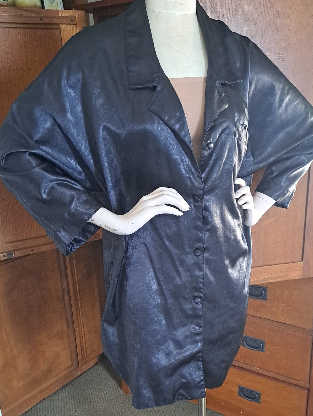 Vintage 90s Axiom Black Liquid Satin Jacquard Robe Duster Jacket Batwing M